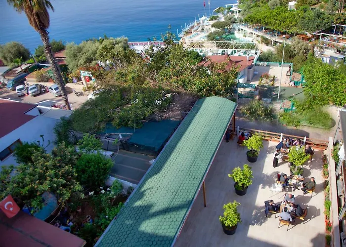 Ferah Готель Каш